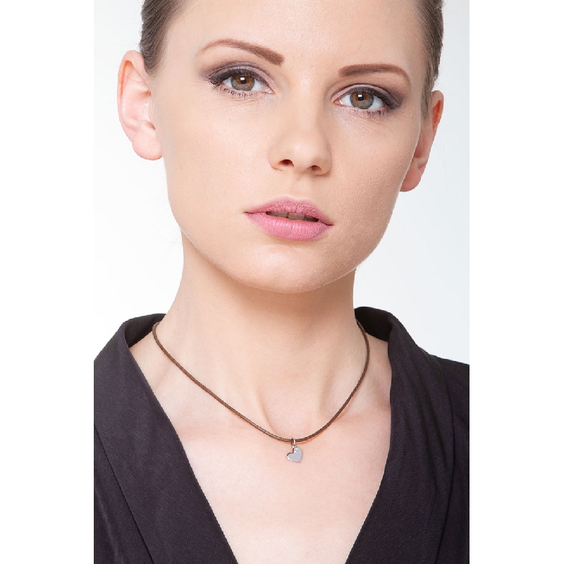 Colgante corazón en Oro Blanco 18k con circonitas