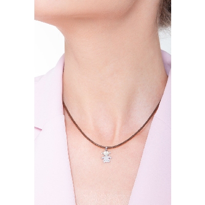 Colgante infantil oro blanco 18k silueta niña