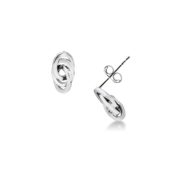 Pendientes en oro blanco 18k presentan óvalos entrelazados