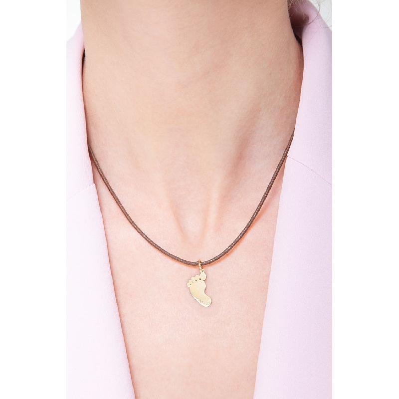 Colgante en forma de pie en oro amarillo 18k 