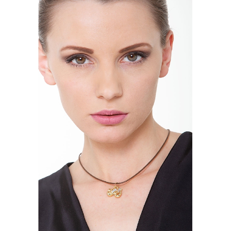 Colgante de guantes de boxeo en oro amarillo y blanco 18k, 1,50 cm.