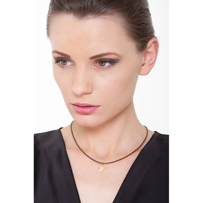 Colgante piecitos en oro rosa