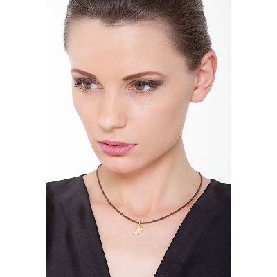 Colgante piecitos en oro rosa