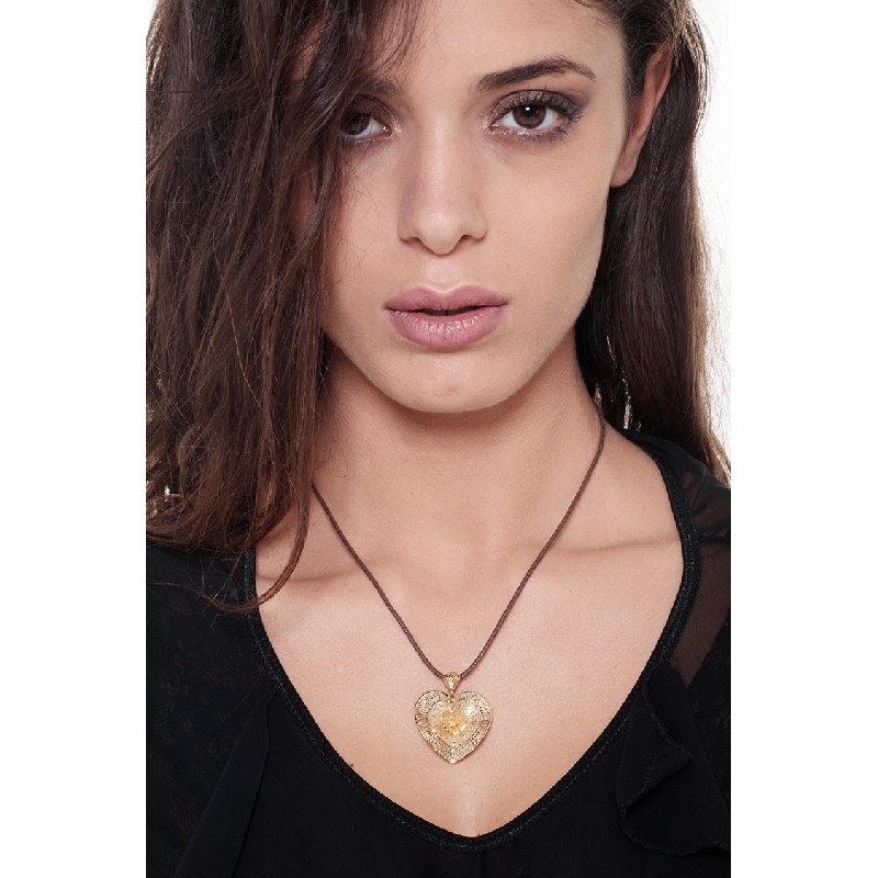 Colgante corazón en oro amarillo 18k Colgante corazón en oro amarillo 18k