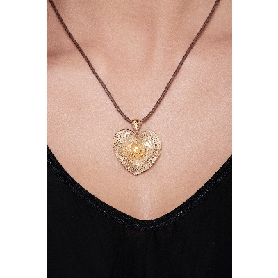 Colgante corazón en oro amarillo 18k