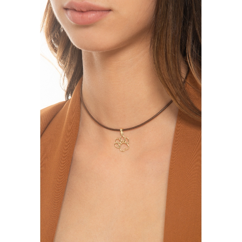 Colgante pata de perro en oro amarillo 18k