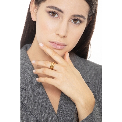 Anillo en oro amarillo 18k con hilos ondulados entrelazados