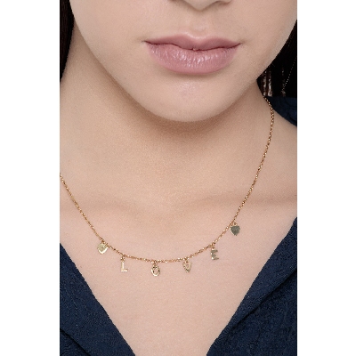 Collar en oro amarillo 18k con dos pequeños corazones e inscripción LOVE