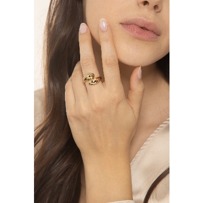 Anillo contrarié en oro amarillo 18k con acabado brillante