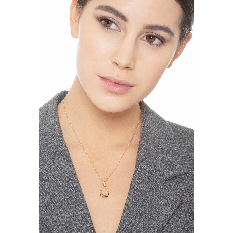 Collar en oro amarillo 18k con colgante triangulo