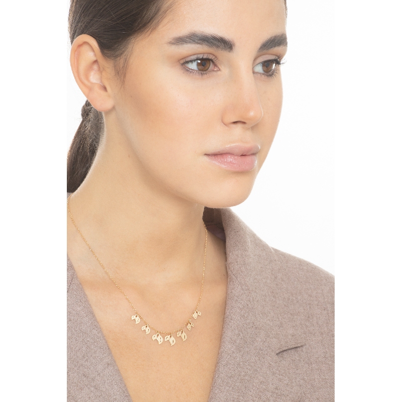 Collar en oro amarillo 18k con siete charms en forma de hoja