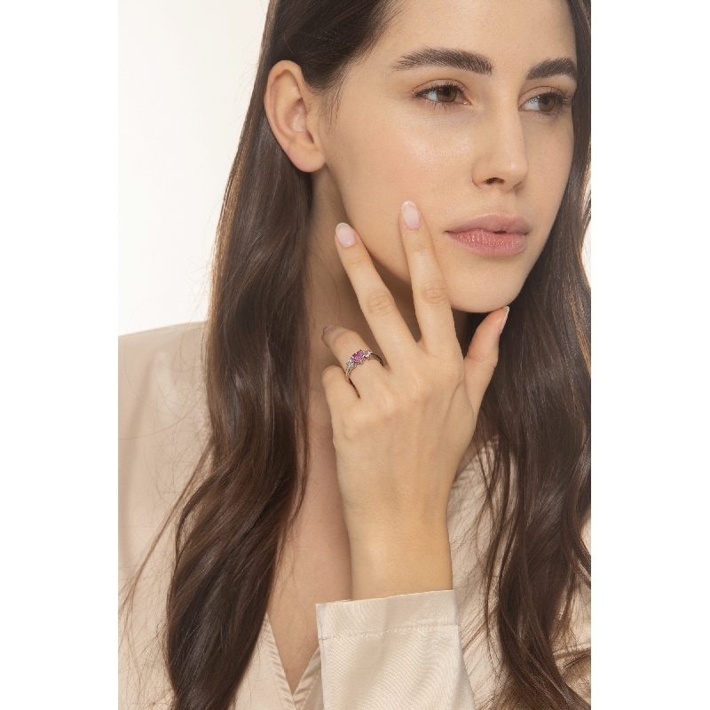 Anillo Oro Blanco 18k con circonita rosa corazón