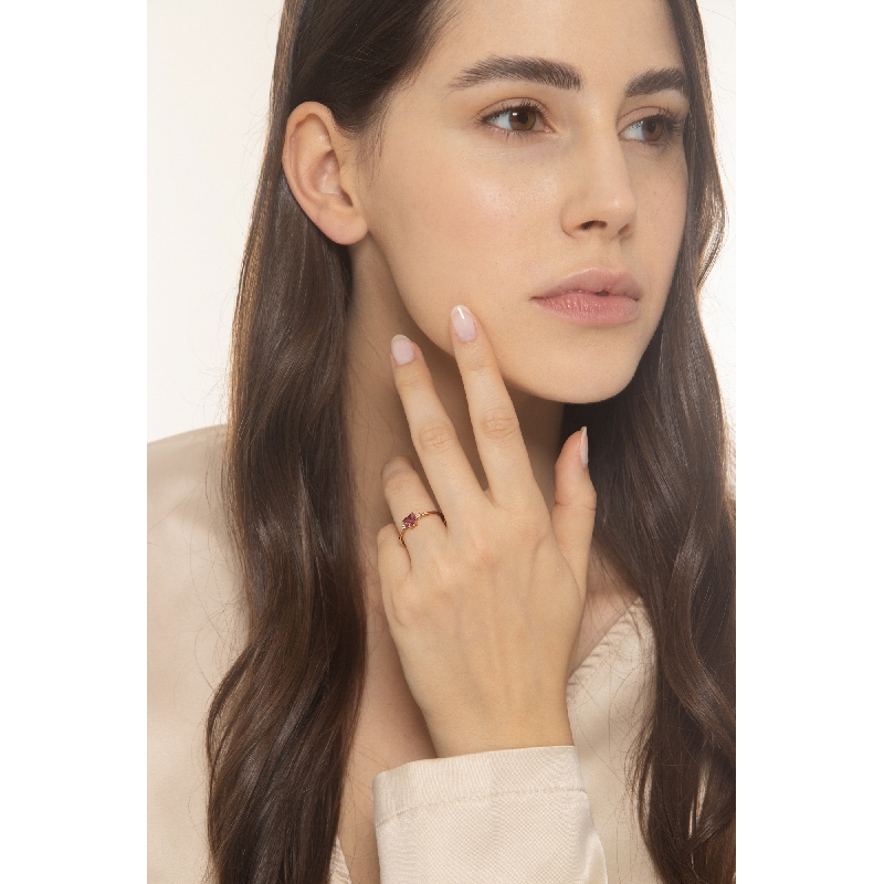 Anillo en oro rosa de 18k con circonitas Anillo en oro rosa de 18k con circonitas