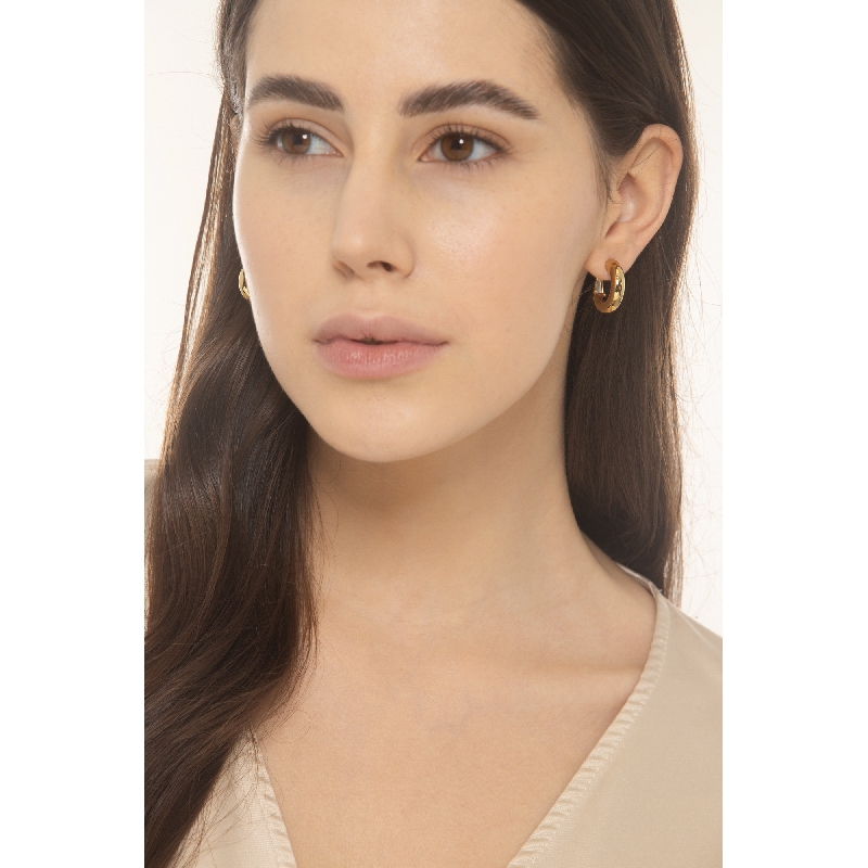 Pendientes de medio aro en oro amarillo 18k Pendientes de medio aro en oro amarillo 18k