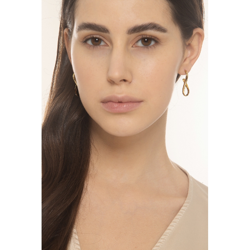 Pendientes cruzados en oro amarillo 18k