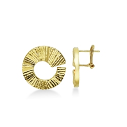 Aros abiertos en oro amarillo de 750 k
