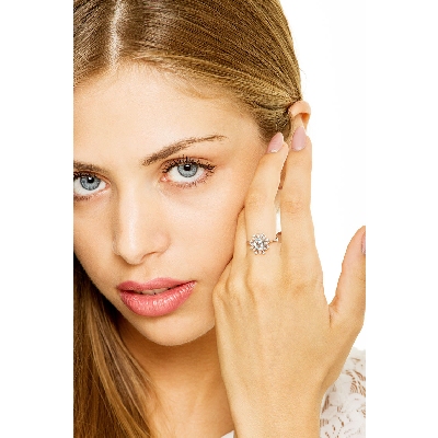 Anillo halo diamantes en oro blanco 18k con aguamarina 