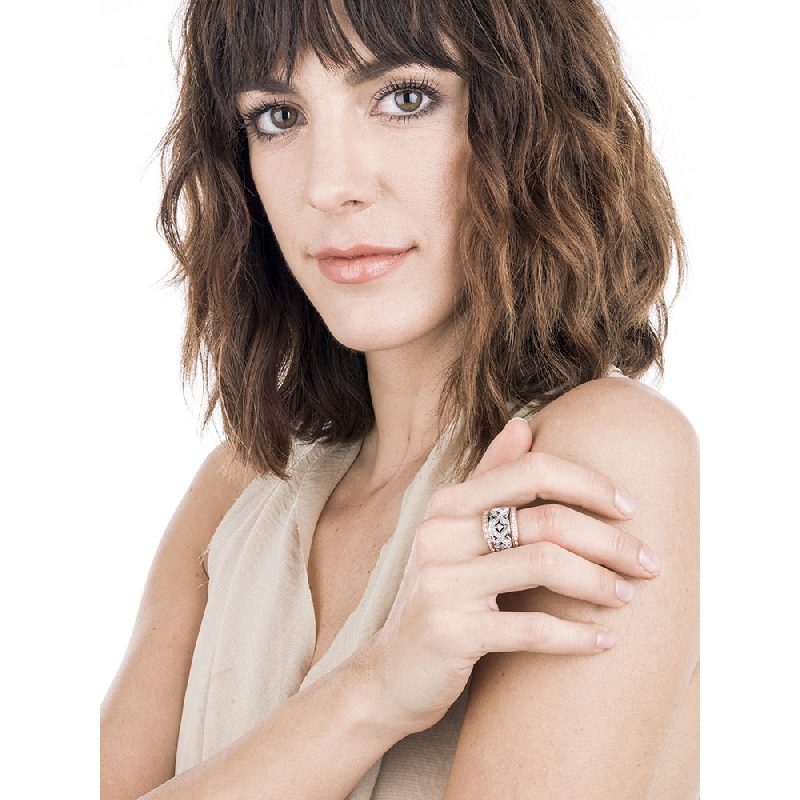 Anillo en oro blanco y rosa 18k con diamantes formando elipses