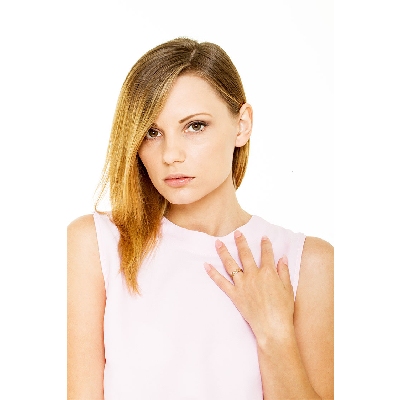 Anillo trilogy en oro rosa de 18k con diamantes