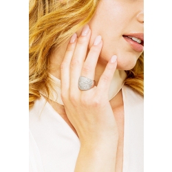 Anillo en oro blanco de 18k con pavé de diamantes 2