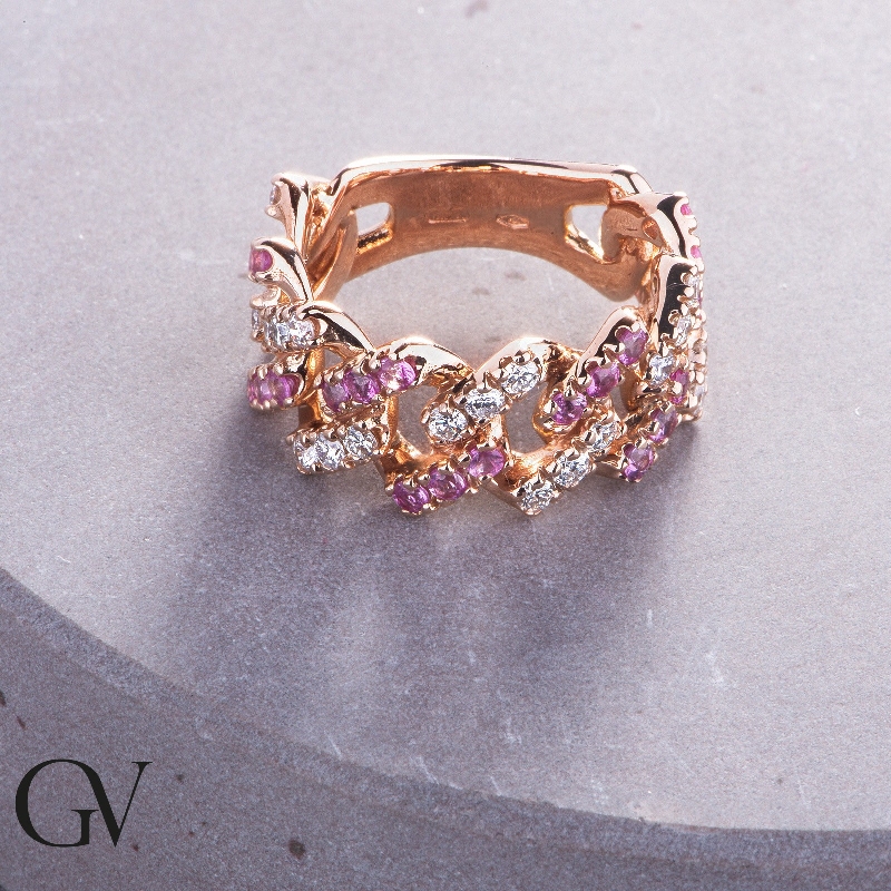 Anillo Cuban Link en oro rosa 18k con zafiros rosa y diamantes Anillo Cuban Link en oro rosa 18k con zafiros rosa y diamantes