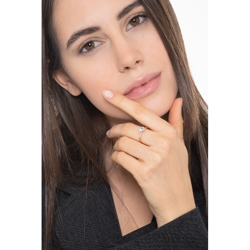 Anillo en oro rosa 18k con aguamarina corazón y diamantes