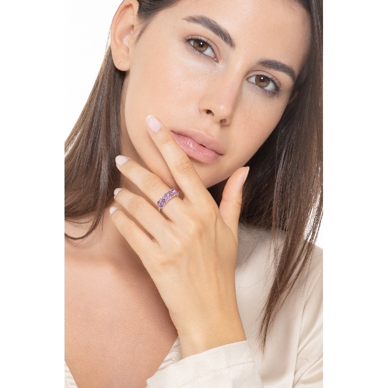 Anillo oro blanco 18k con 5 amatistas ovaladas y diamantes Anillo oro blanco 18k con 5 amatistas ovaladas y diamantes