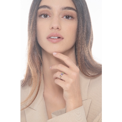 Anillo en oro blanco de 18 quilates con citrino, amatista, peridoto y diamantes