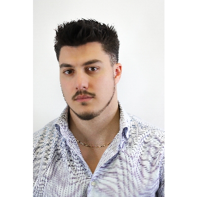 Collar en oro amarillo 18k, longitud 50 cm.