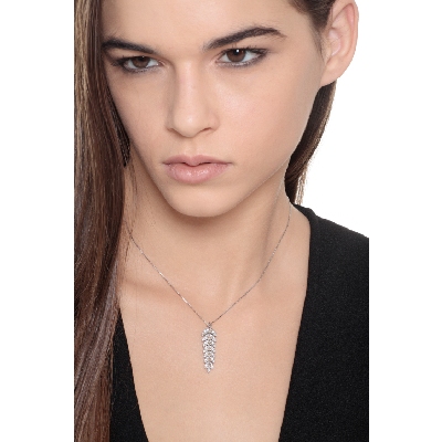 Collar en Oro Blanco 18k con Colgante de Pluma y Diamantes Brillantes