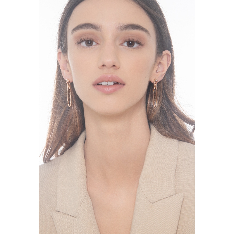 Pendientes en oro rosa de 18k con colgantes ovalados y diamantes