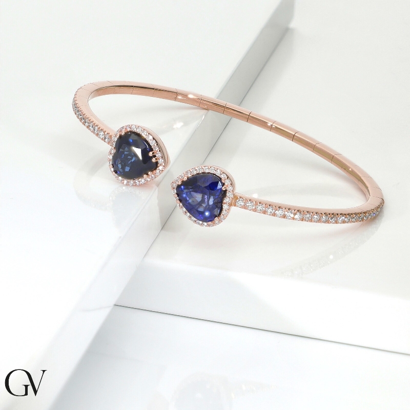 Brazalete en oro rosa con zafiros corazón y diamantes Brazalete en oro rosa con zafiros corazón y diamantes