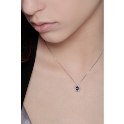 Collar halo oro blanco de 18K con un zafiro azul y diamantes  2