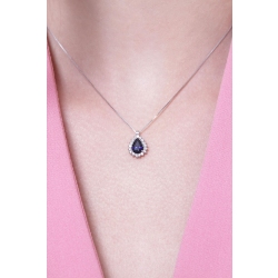Collar de oro blanco con zafiro en forma de gota y diamantes 2