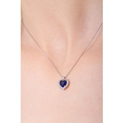 Colgante de oro blanco 18K con zafiro azul en talla corazón  2