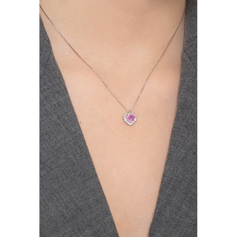 Colgante de corazón de oro blanco y zafiro rosa de 18K  Colgante de corazón de oro blanco y zafiro rosa de 18K