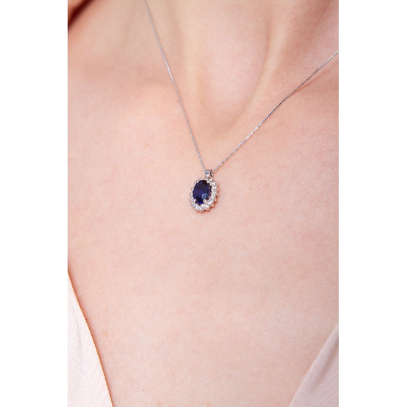 Colgante de oro blanco, zafiro y diamantes Colgante de oro blanco, zafiro y diamantes