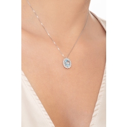 Collar halo en oro blanco 18k con colgante de aguamarina ovalada rodeada de diamantes 2