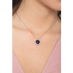 Collar en oro blanco 18k con corazón en diamantes y zafiro azul 2