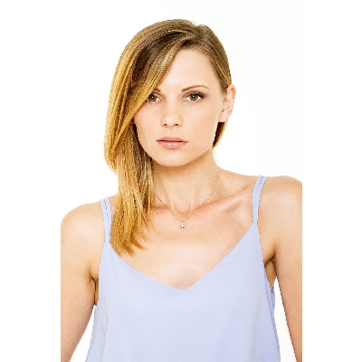 Collar en Oro Blanco 18k con Flor y Diamantes Brillantes