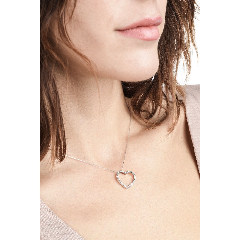 Collar corazón con colgante en oro blanco 18k y diamantes