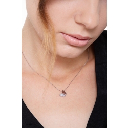 Collar con colgante en forma de mariposa en oro blanco 18k con diamantes 2