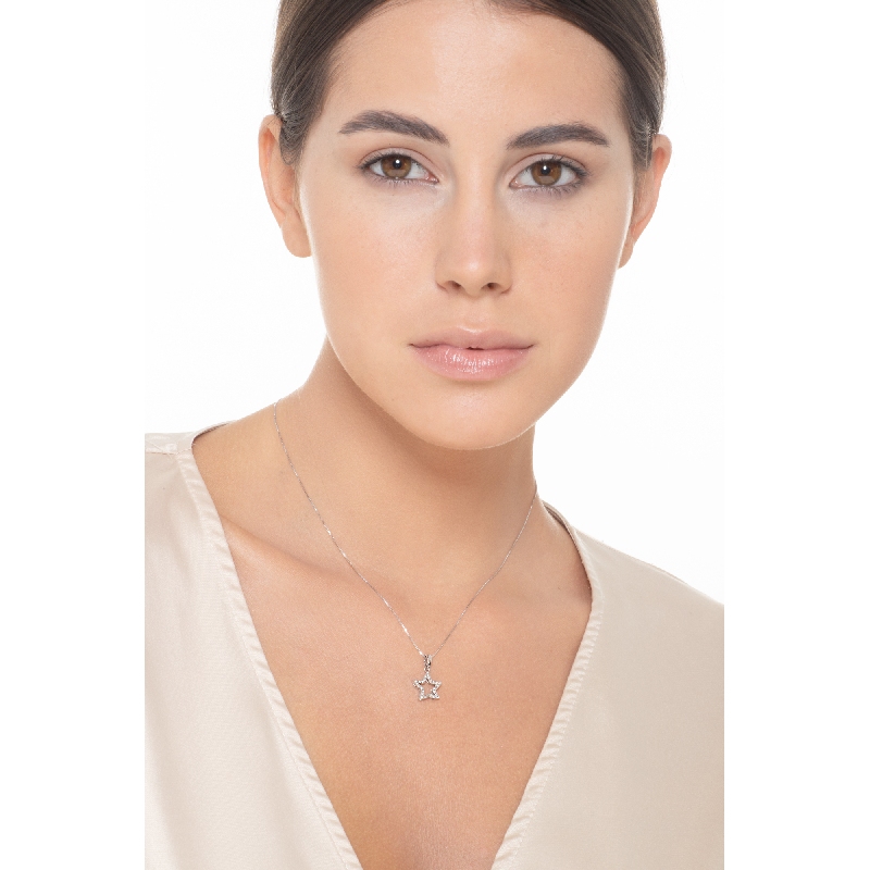 Collar en oro blanco 18k con colgante estrella de mar en diamantes