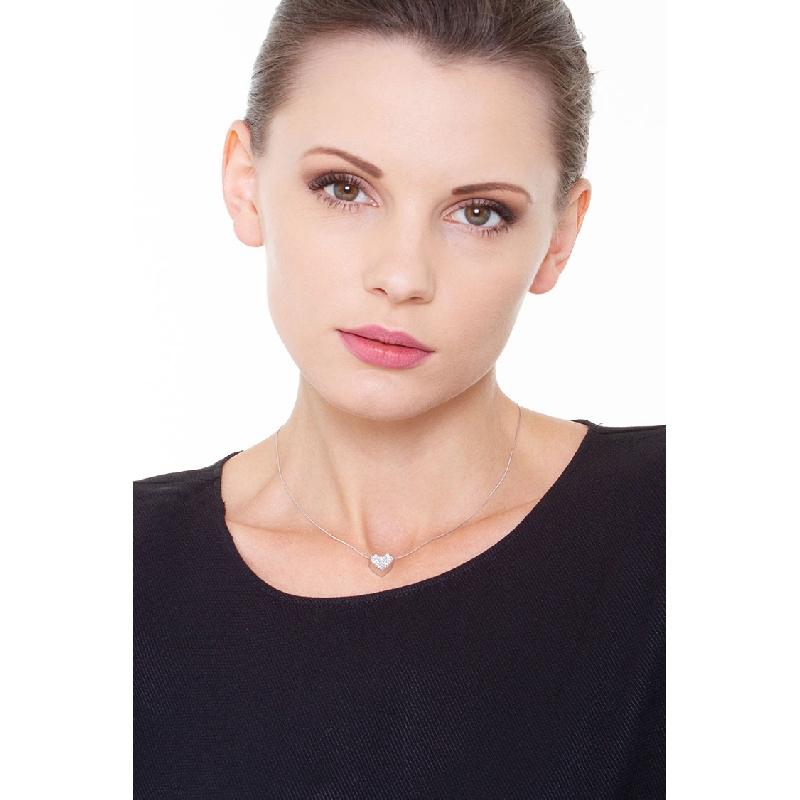 Collar con colgante corazón en oro blanco 18 kt con pavé diamantes 