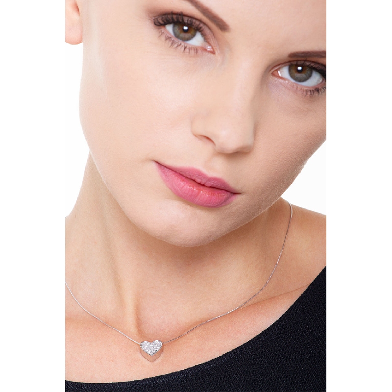 Collar con colgante corazón en oro blanco 18 kt con pavé diamantes 