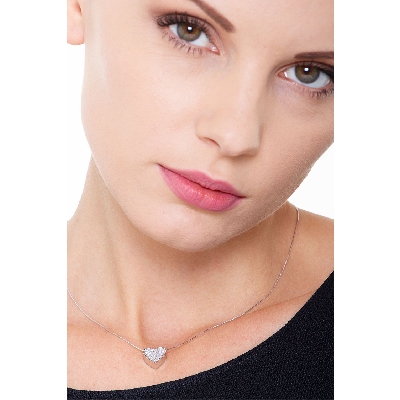 Collar con colgante corazón en oro blanco 18 kt con pavé diamantes 