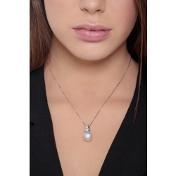 Collar en oro blanco 18k con diamantes perla natural cultivada 2