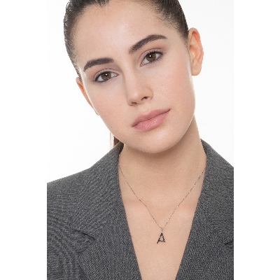 Pendentif lettre  A collier femme or blanc et diamants noir