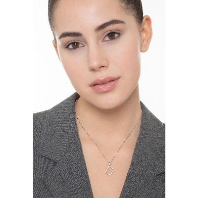 Collar con initial D de oro blanco y diamantes