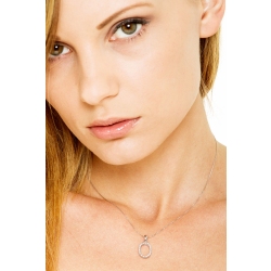 Collar con initial O de oro blanco y diamantes 2